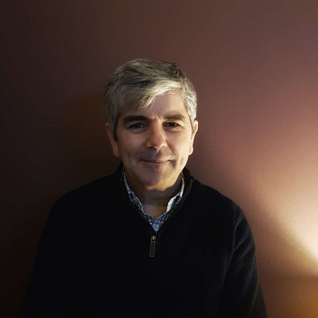 How big is david baker image